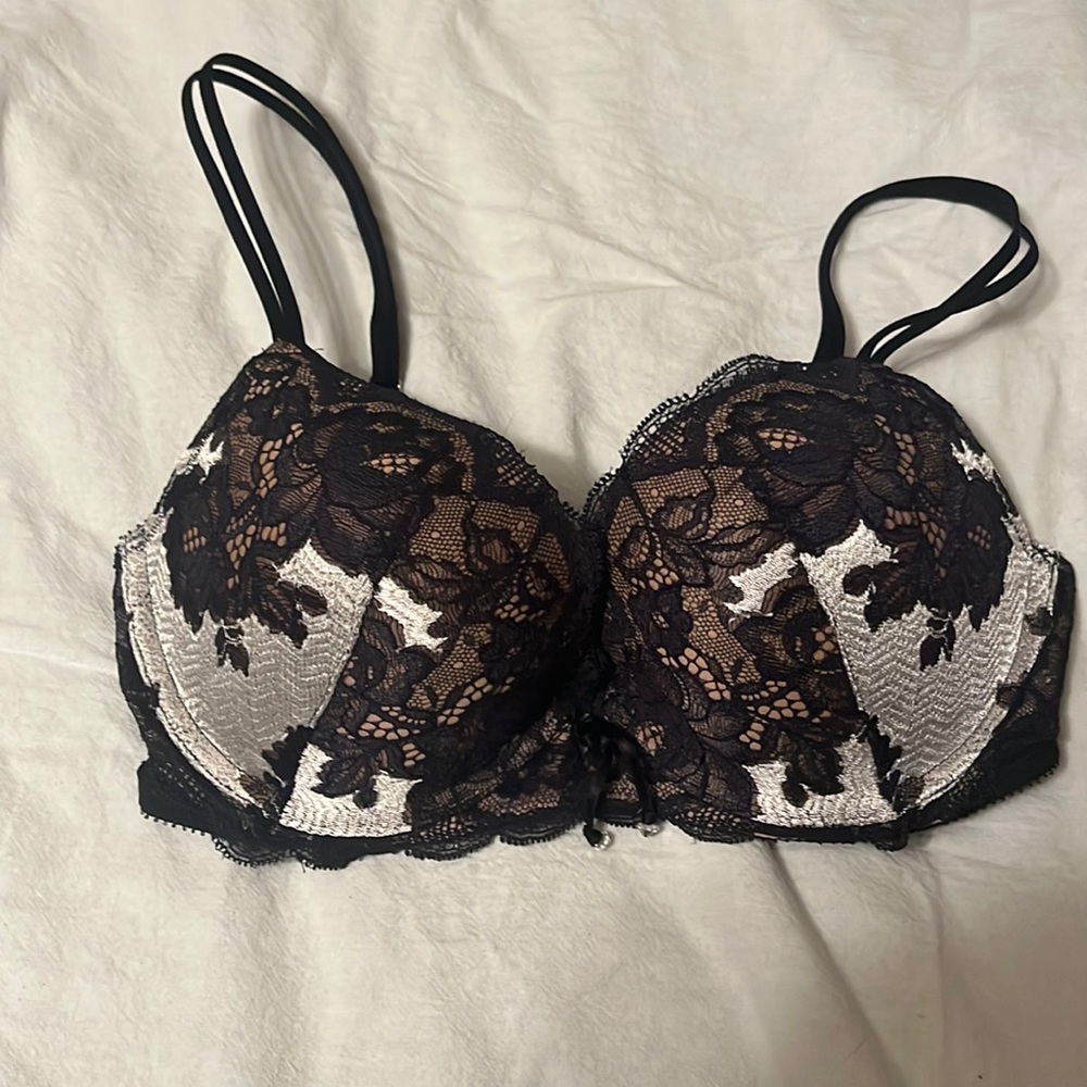 Victoria’s Secret crystal bra 34c